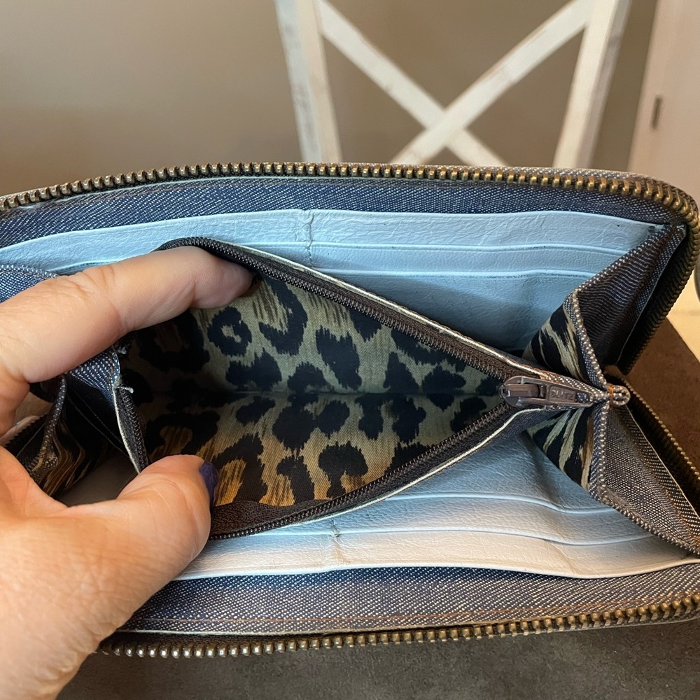 Dolce & Gabbana leopard print and denim zip around wallet - Picture 12 of 16